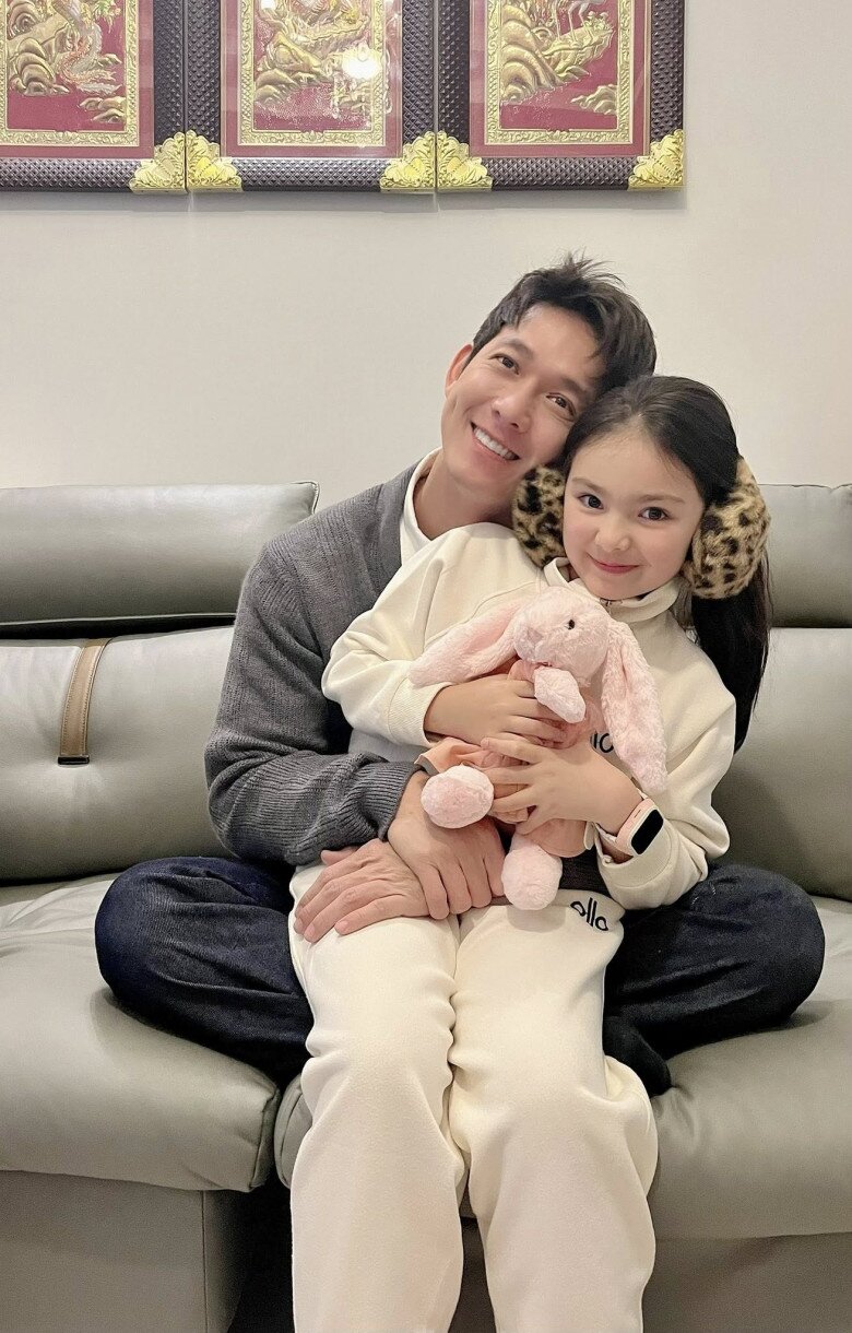 Con gái lai xinh như Hoa hậu của Song Luân.