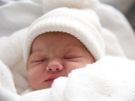 Bà bầu - 8 lần đậu thai nhưng vẫn không sinh được con, đúng ngày đầu năm mới, người phụ nữ đẻ ra một em bé đặc biệt