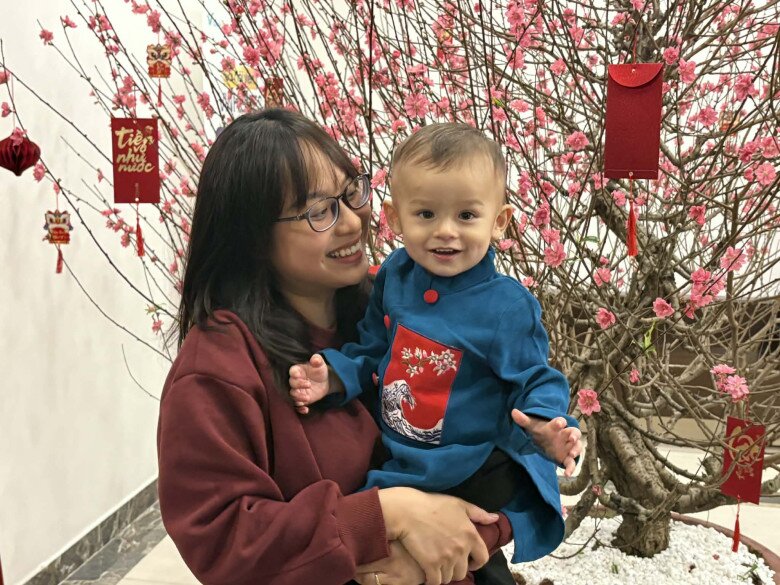 Gái xinh Hà Nội phải lòng chàng trai Mỹ, về làm dâu được mẹ chồng cưng chiều, tâm đắc nuôi con ở Mỹ quá tốt - 11