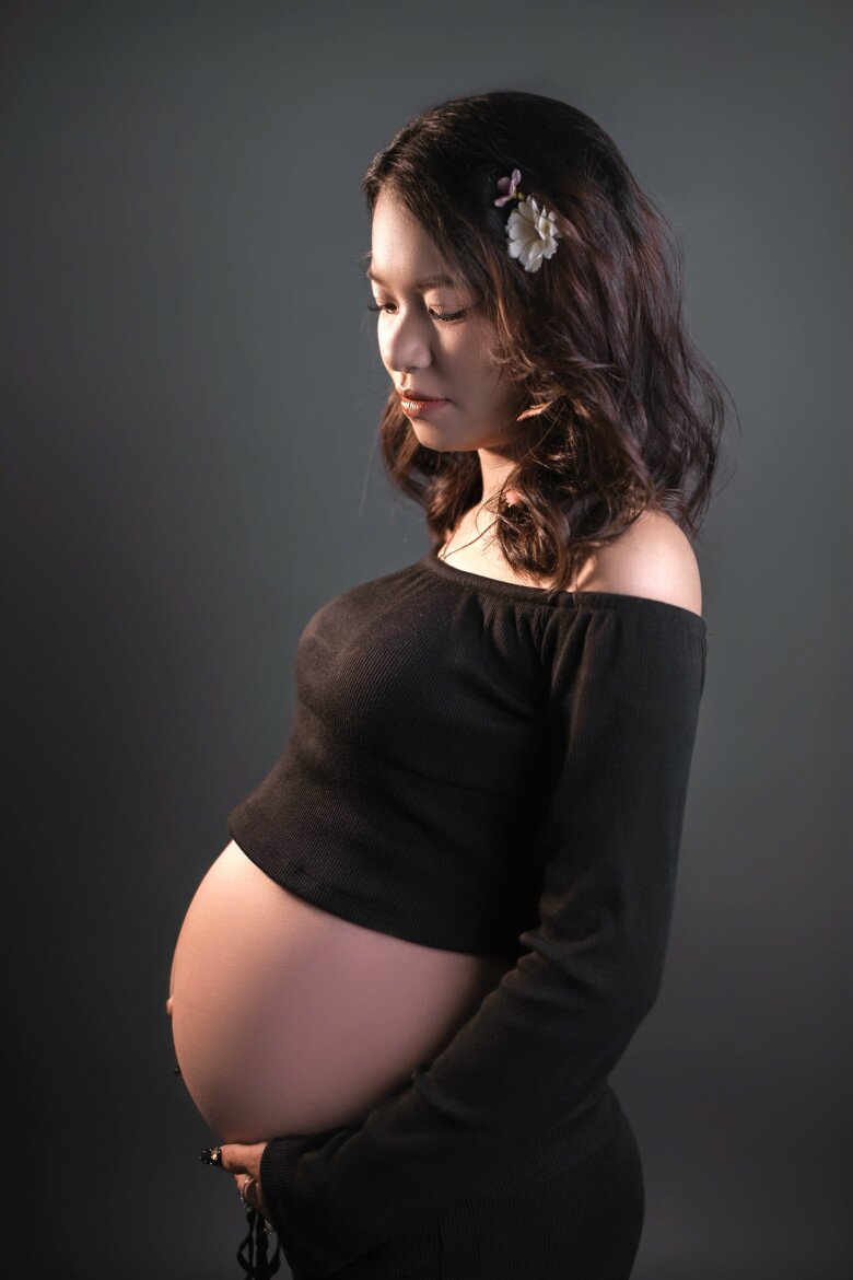 Gái xinh TPHCM đẻ 7 con, có em bé tóc xoăn da đen, diện mạo khác hẳn bố mẹ, bác sĩ thốt lên: Quá đẹp! - 2