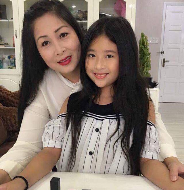 Con gái kém mẹ 41 tuổi của NSND Hồng Vân có khuôn mặt đẹp phúc hậu, chơi thân với ái nữ nhà Quyền Linh - 6