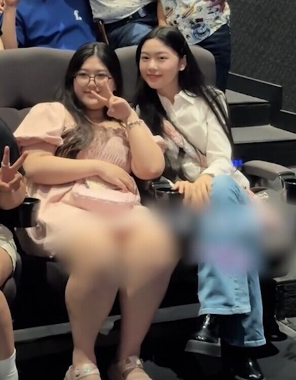 Bí Ngô và Lọ Lem (con gái Quyền Linh) là bạn bè thân thiết.