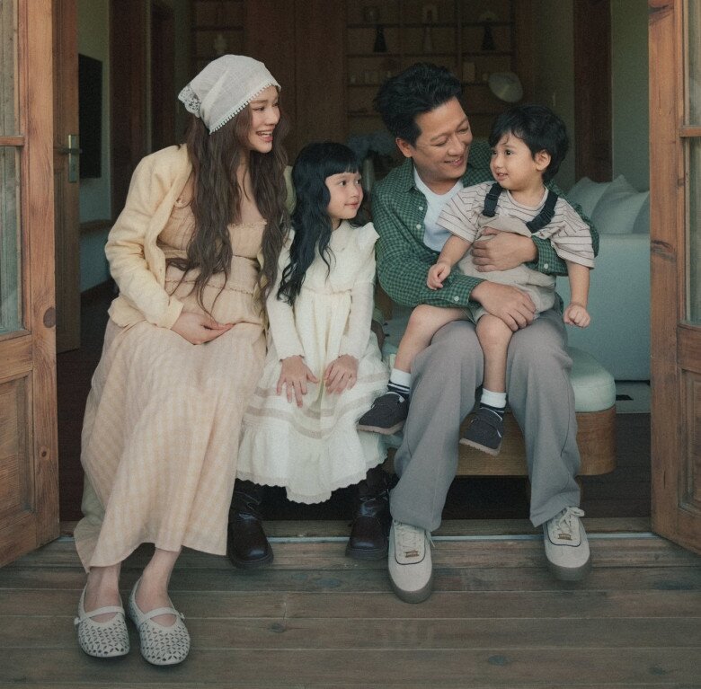 Nhã Phương “khoe” loạt ảnh bế bụng bầu con thứ 3, ái nữ quý tử được khen 1 bé giống mẹ 1 bé giống bố - 3