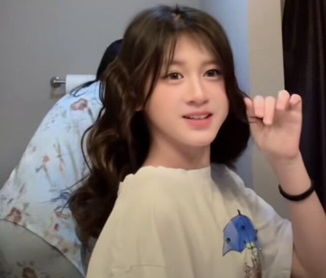 Nhận không ra con gái Trang Trần sau 2 năm qua Mỹ định cư, dậy thì xinh như gái Tây - 2