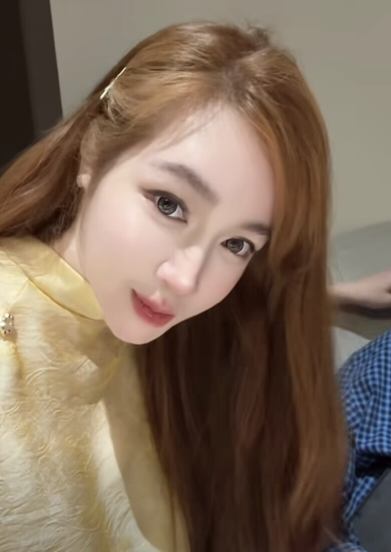 Nữ diễn viên Việt làm mẹ đơn thân, được báo Trung khen, 38 tuổi như chị em với con trai lai Tây 11 tuổi - 1