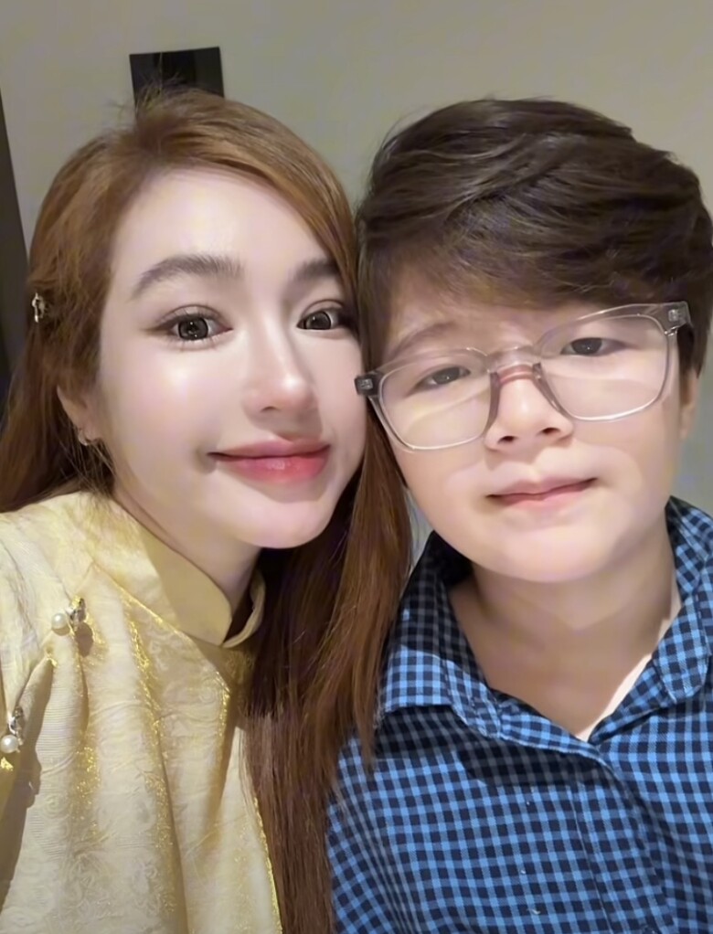 Nữ diễn viên Việt làm mẹ đơn thân, được báo Trung khen, 38 tuổi như chị em với con trai lai Tây 11 tuổi - 3