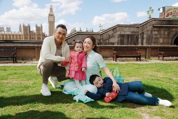 Ở biệt thự rộng 1600m2, học trường quốc tế, “tiểu thiếu gia” nhà Chi Bảo vẫn quần đùi áo thun làm vườn dù mới 3 tuổi - 1