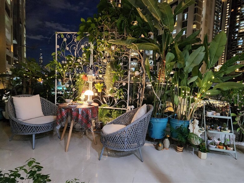 Rời nhà đất lên chung cư, cặp vợ chồng U60 chi 300 triệu sửa ngôi nhà ngập sắc xanh, khu vườn ban công xịn sò - 15