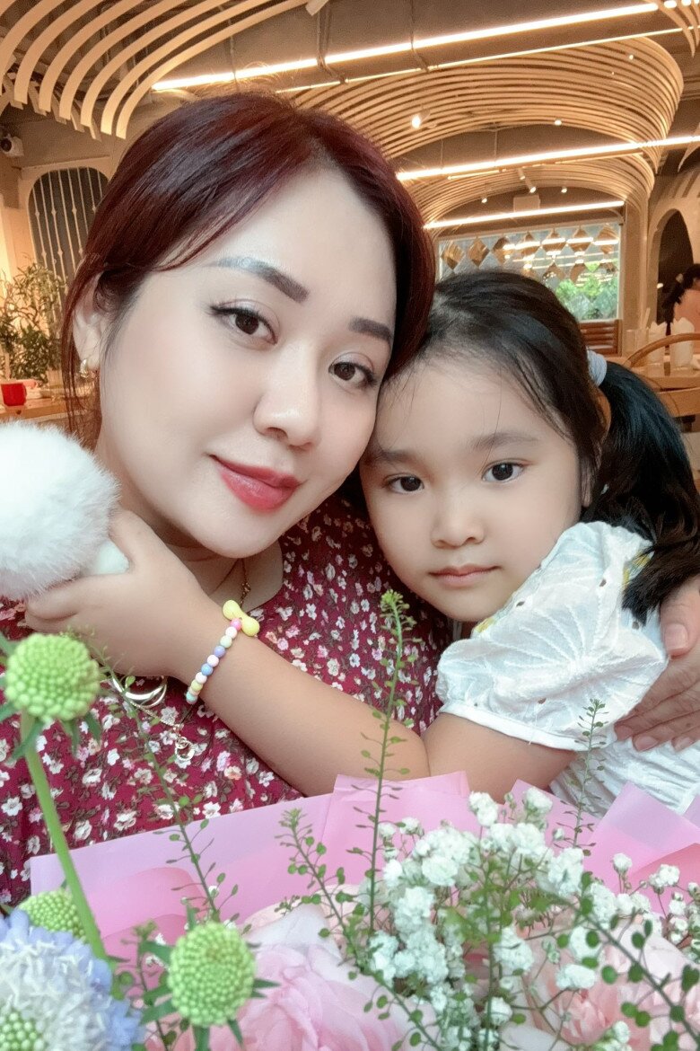 Nữ Thiếu tá đứng sau thành công của Giám đốc Nhà hát chèo Tự Long: amp;#34;Ngày Tết, anh Long nấu món vợ thích, giành chơi với con” - 4