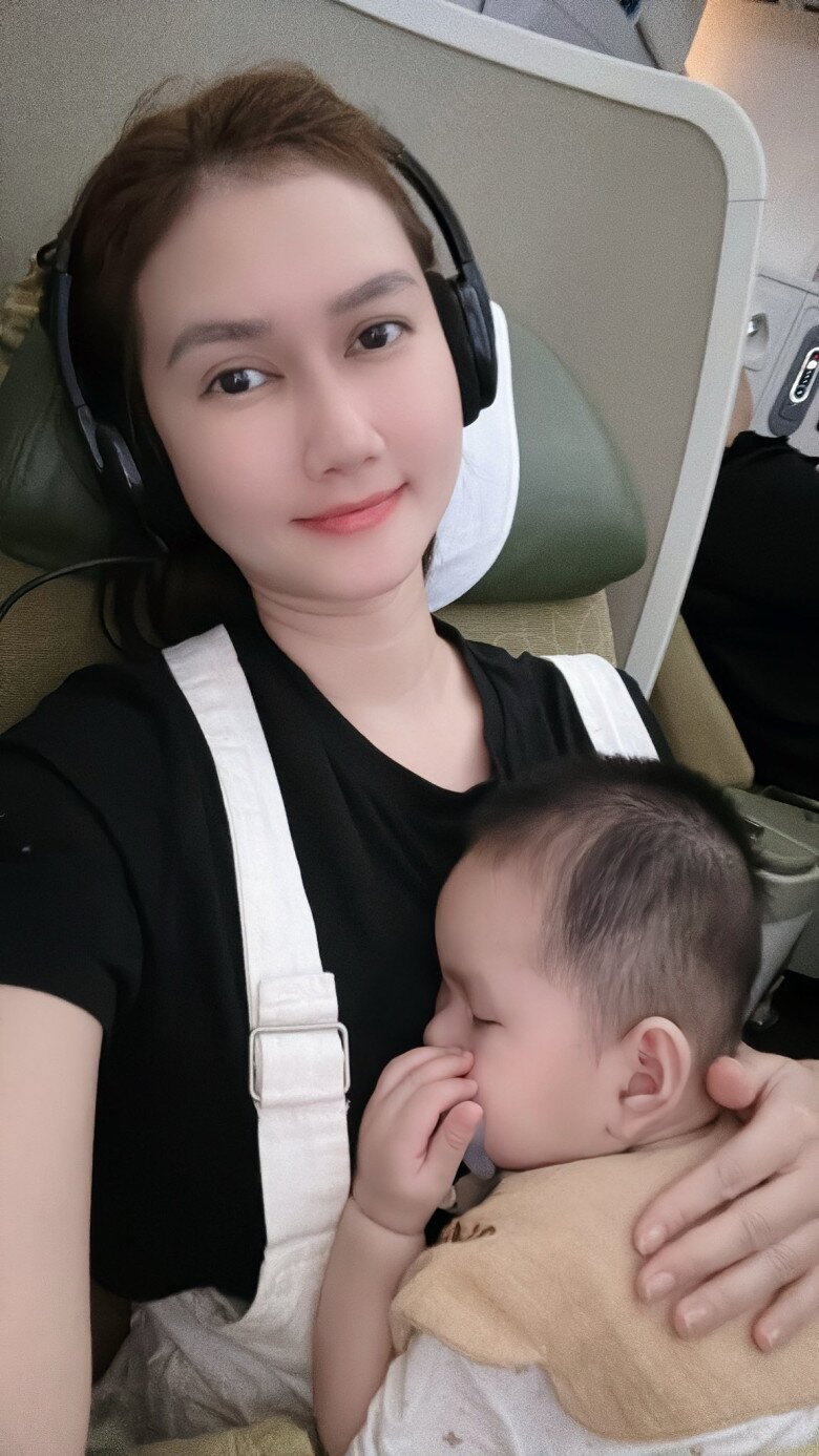 amp;#34;Gái quêamp;#34; Hương Giang đón cái Tết đầu sau sinh con cho chồng mới, làm mẹ 4 con xinh đẹp được chồng cưng chiều - 12