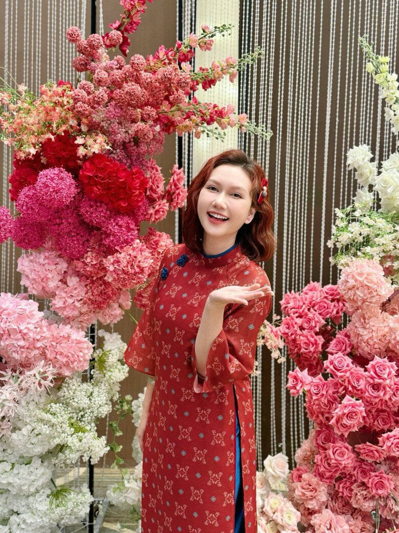 Diễn viên Hương Giang vẫn giữ được sắc vóc xinh đẹp sau sinh con thứ hai.