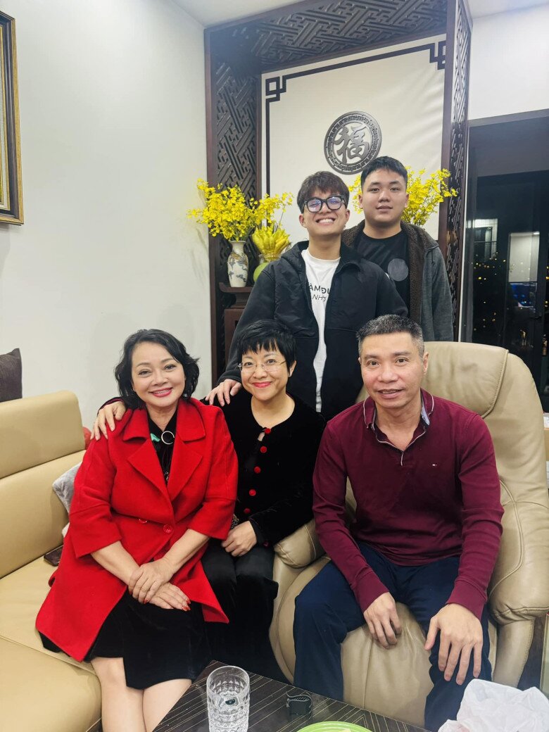 Thảo Vân vẫn giữ mối quan hệ tốt đẹp với chồng cũ nghệ sĩ Công Lý - bố con trai.