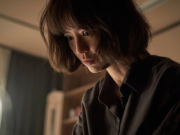 Yêu con - Mới về quê ở nhà ông bà 3 đêm, cháu gái luôn miệng nói có trộm vào nhà, phát hoảng với bóng người trong camera