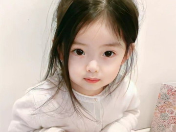 Yêu con - Bố đặt tên cho con gái là Nguyễn Mừng, nhân viên tư pháp sửa thêm vào 2 chữ, đứa trẻ liền có tên cực hay