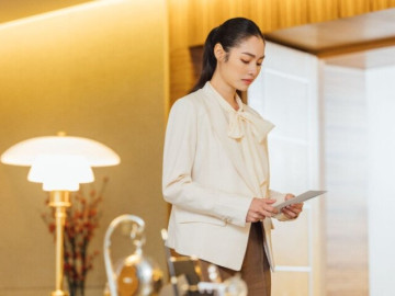 Yêu con - Chăm sóc con riêng của chồng suốt 20 năm, ngày 8/3 nhận được bó hoa, tờ giấy đính kèm khiến tôi đứng không vững