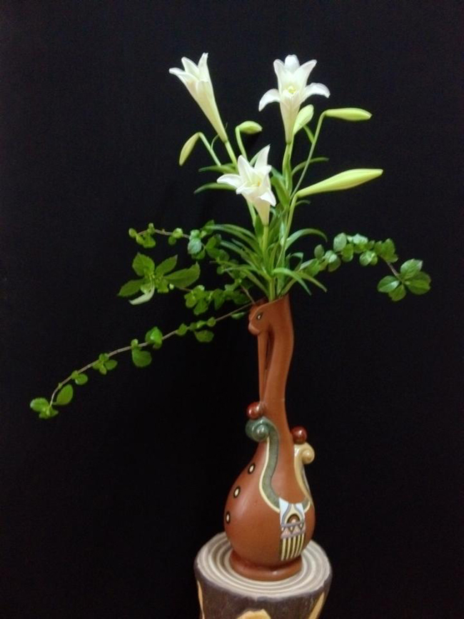 Bình hoa cắm theo phong cách Nhật Bản Ikebana của chị Nguyễn Thu Nga.
