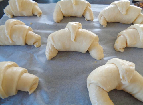 Tự làm bánh sừng bò ngon như ngoài tiệm - 12