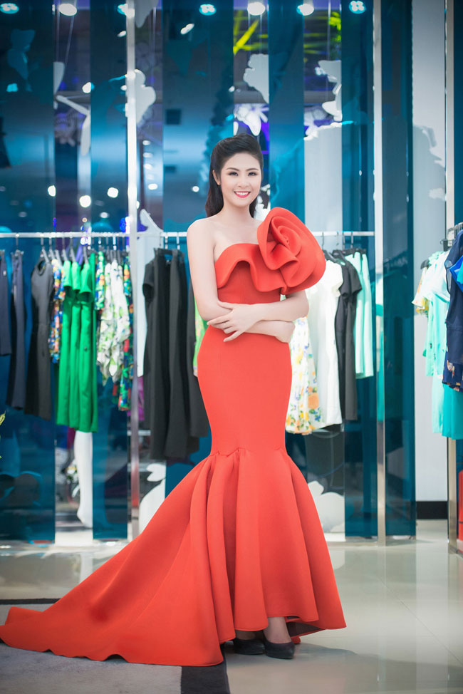 trong thời gian này Ngọc Hân rất bận rộn với dự án kinh doanh thời trang của mình, cô đang cùng em trai chuẩn bị mở cửa hàng thời trang nam tại Sài Gòn.


