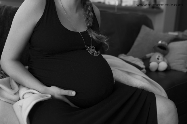 Tuy nhiên đến tuần 34 thai kỳ, cô phát hiện thai nhi có ngôi thai ngược và không thể xoay chuyển được ngôi thai.

Các chuyên gia đã khuyên cô nên cân nhắc đẻ mổ nhưng Treanna Wade rất muốn được đẻ thường. Là người làm trong lĩnh vực sản khoa nên cô hiểu rất rõ lợi ích của phương pháp sinh thường với hệ hô hấp cũng như sức đề kháng của trẻ. Vì vậy cô vẫn quyết định lựa chọn đẻ thường.

