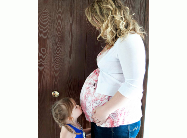 Brittany Yankowski chụp ảnh bầu bí theo từng tuần thai.
