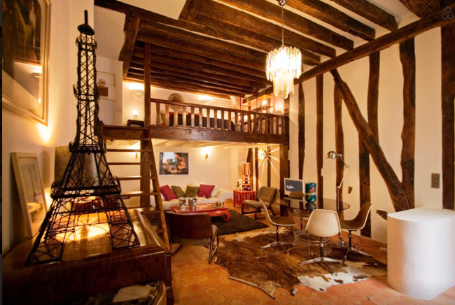 Ngôi nhà gỗ với phong cách trung cổ rất được những du khách châu Âu ưa chuộng.
