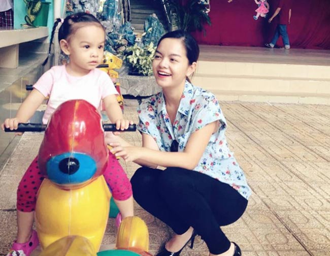 Con gái của Phạm Quỳnh Anh được cô đặt tên là Nguyễn Phạm Tuệ Lâm với mong muốn con sẽ có thật nhiều trí tuệ. 
