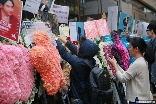 Lặng người trước vòng hoa kỷ niệm 14 năm ngày mất của Trương Quốc Vinh - 5