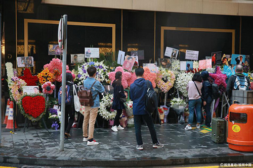 Lặng người trước vòng hoa kỷ niệm 14 năm ngày mất của Trương Quốc Vinh - 7