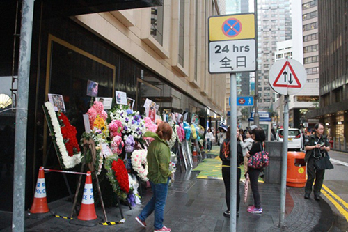 Lặng người trước vòng hoa kỷ niệm 14 năm ngày mất của Trương Quốc Vinh - 8