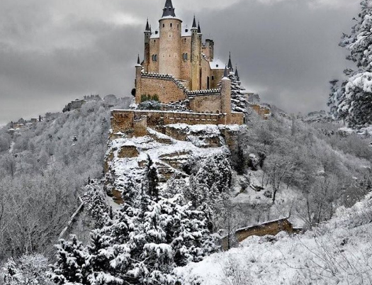 Đẹp mê hồn địa danh ngoài đời thật bước ra từ các câu chuyện cổ tích Disney - 3