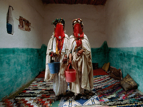 Kinh dị nghi thức ngủ chung, kiểm tra trinh tiết trong đêm tân hôn ở châu Phi - 2