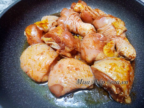 Cách nấu mì Quảng gà đậm đà ngon miệng cho bữa sáng - 3