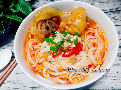 Cách nấu mì Quảng gà đậm đà ngon miệng cho bữa sáng - 8