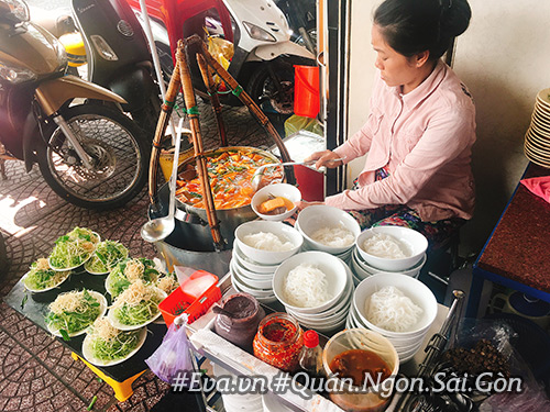 Gánh bún riêu chợ Bến Thành khiến vợ chồng Đăng Khôi mê “quên lối về” - 7