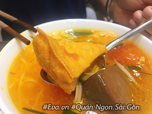 Gánh bún riêu chợ Bến Thành khiến vợ chồng Đăng Khôi mê “quên lối về” - 6