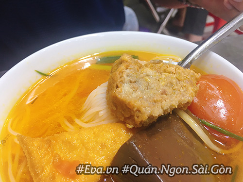 Gánh bún riêu chợ Bến Thành khiến vợ chồng Đăng Khôi mê “quên lối về” - 4