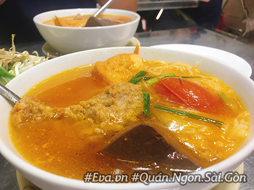 Gánh bún riêu chợ Bến Thành khiến vợ chồng Đăng Khôi mê “quên lối về” - 5