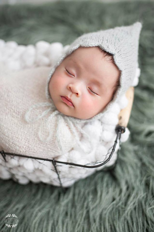 Mới 2 tháng, con gái của “hotgirl xinh như Tâm Tít” đã lộ vẻ đẹp tựa hoa hậu tương lai - 13