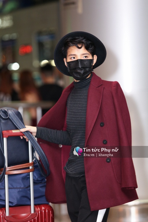 Vũ Cát Tường bịt khẩu trang kín mít ở sân bay đi London - 2