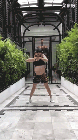 Bầu 9 tháng, Ella (S.H.E) vẫn nhảy nhót cực đỉnh khác xa Lâm Tâm Như - 1