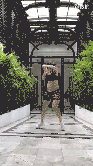 Bầu 9 tháng, Ella (S.H.E) vẫn nhảy nhót cực đỉnh khác xa Lâm Tâm Như - 5