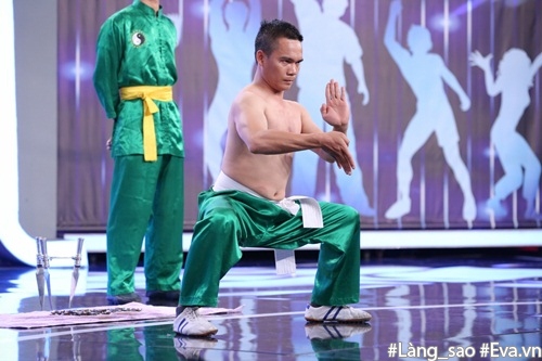 Người bí ẩn 2017: Hòa Minzy hãi hùng với màn đâm dao lên bụng, Trấn Thành bị phi lửa vào mặt - 8