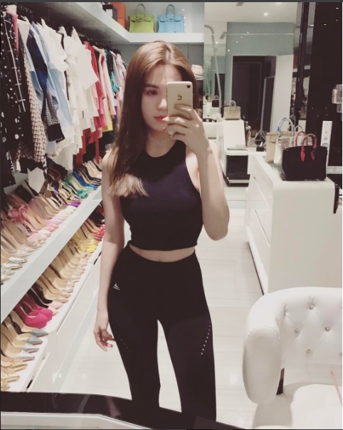 Than vãn căn hộ triệu đô quá chật, Ngọc Trinh sắm ngay tủ độc để cất BST giày tiền tỷ - 4