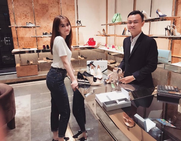 Than vãn căn hộ triệu đô quá chật, Ngọc Trinh sắm ngay tủ độc để cất BST giày tiền tỷ - 5