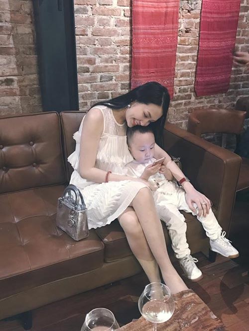 Sao Việt 24h qua: Vợ Tuấn Hưng gây ngỡ ngàng sau gần 1 tháng sinh con - 3