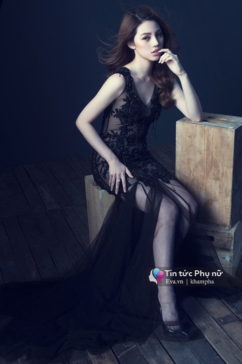 Jolie nguyễn kiêu sa với đầm dạ hội voan mỏng manh - 1