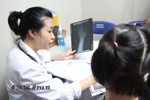 Tiêm hóc môn kìm hãm dậy thì sớm ở trẻ, những điều cha mẹ buộc phải biết - 1