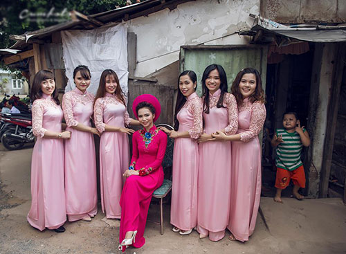 Chú rể mang “500 anh em” trai Tây đi bê tráp, khiến đội nhà gái “rụng rời” vì đẹp ngời ngời - 3