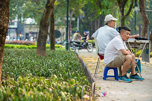 Hàng rào tre nhọn ở vườn hoa gần Nhà hát Lớn đã được gỡ bỏ hoàn toàn - 15