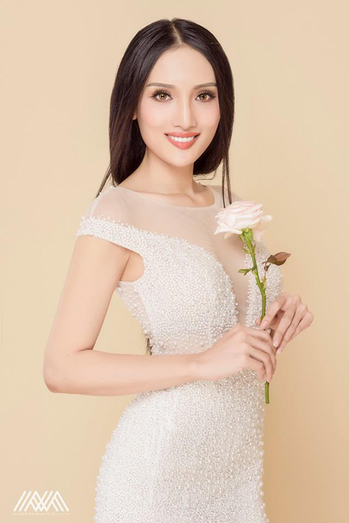 Hoa khôi Lê Nhã Băng khoe đường cong mĩ miều với váy dạ hội - 6